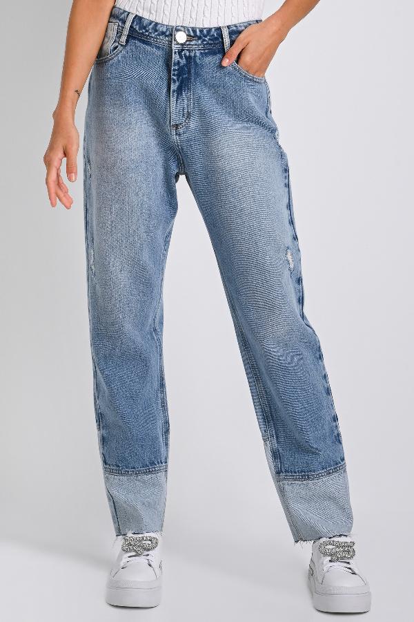 CALÇA MOM SLIM COM DETALHES