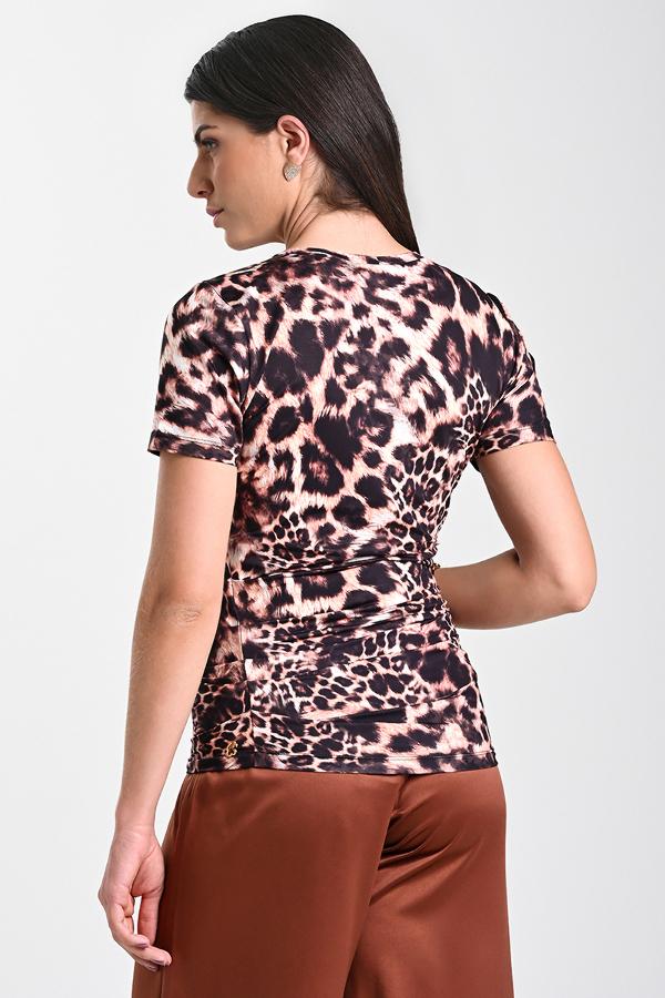 T-SHIRT COM PADRÃO EXCLUSIVO