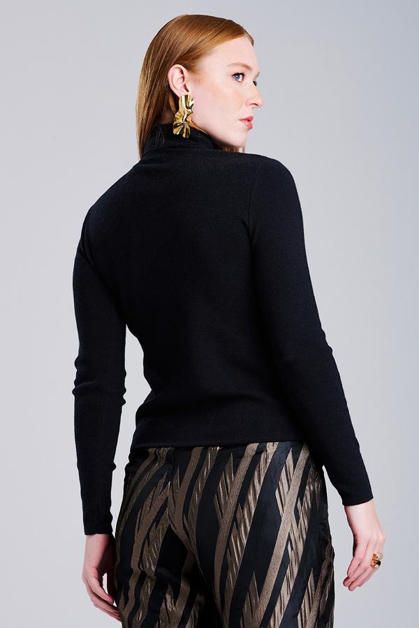 BLUSA GOLA EM TRICOT