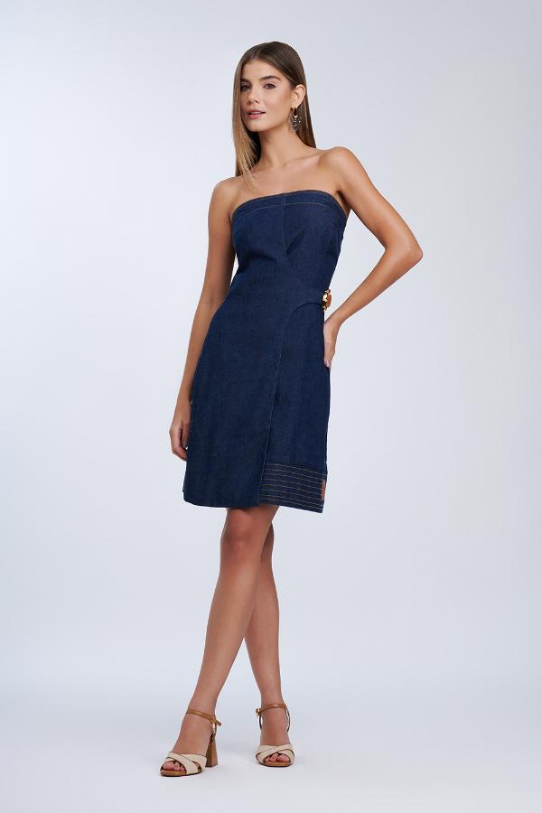 VESTIDO JEANS EVASE COM DETALHES EM COURO