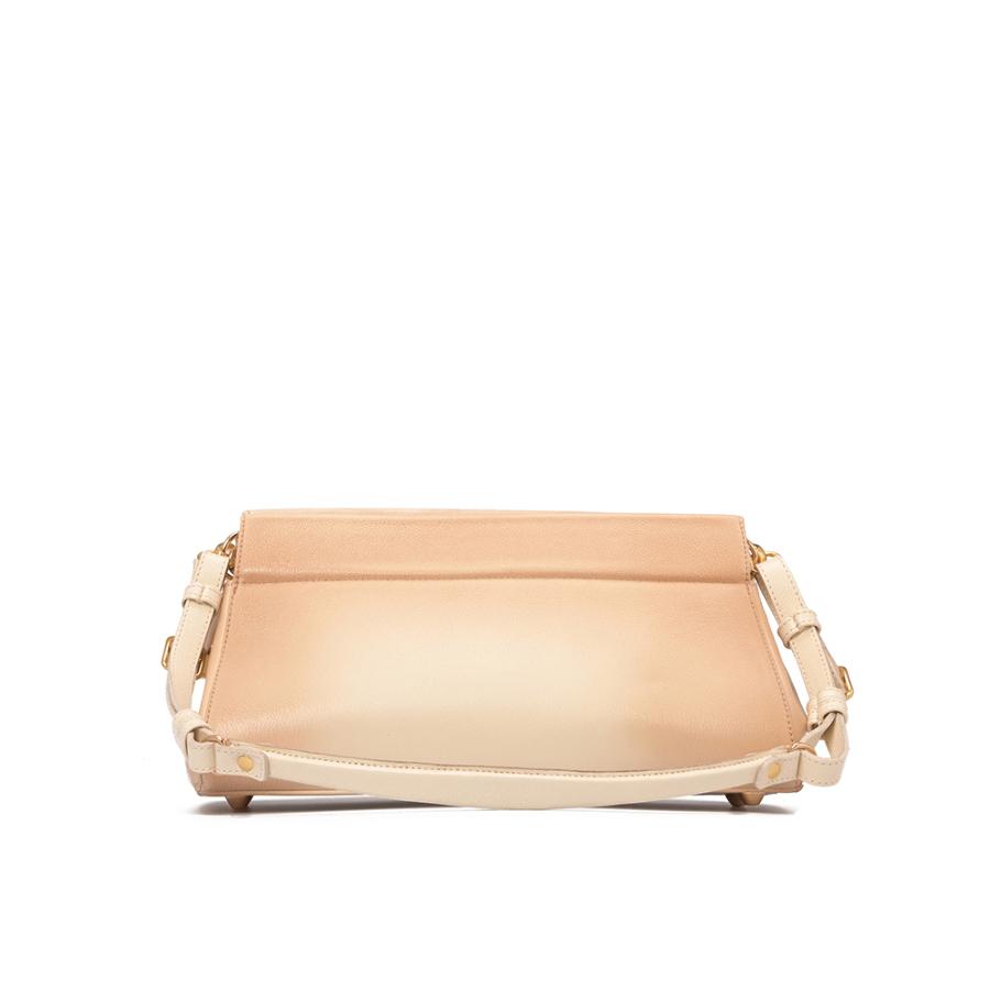 MALA ELEGANTE COM CORRENTE