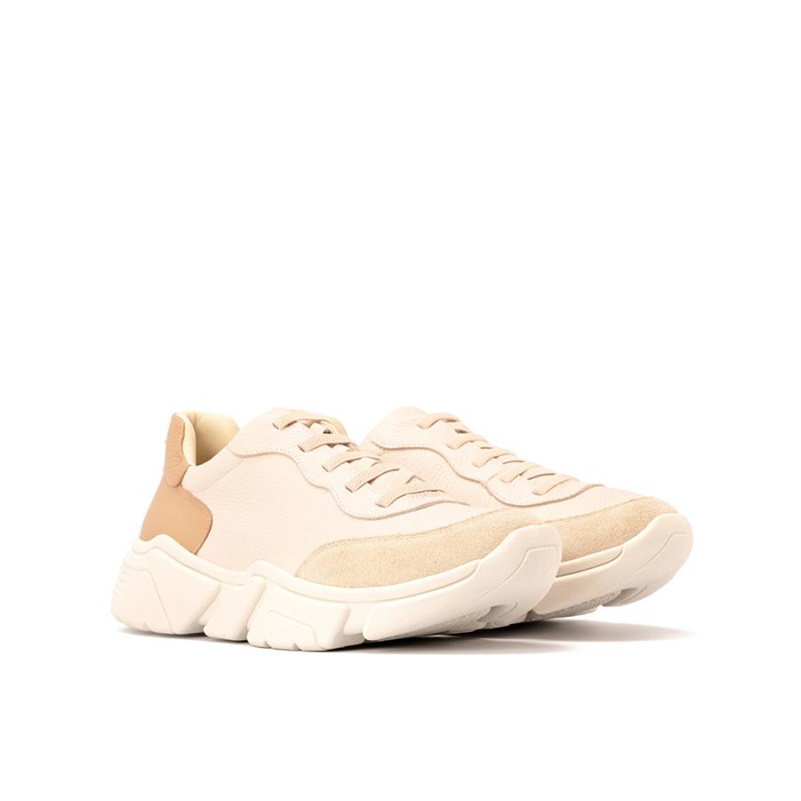 SAPATILHA COM RECORTES